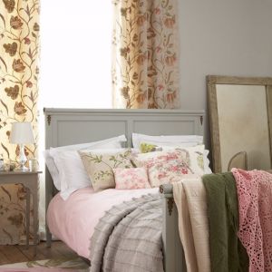 floral-bedroom from Country Homes.jpg
